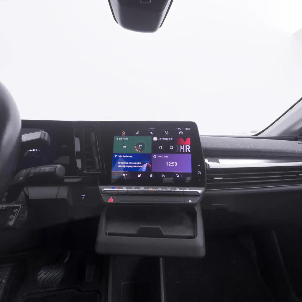 Renault Mégane E-Tech Nice vue 5 Renault Mégane E-Tech en leasing sans apport à Nice — vue 5