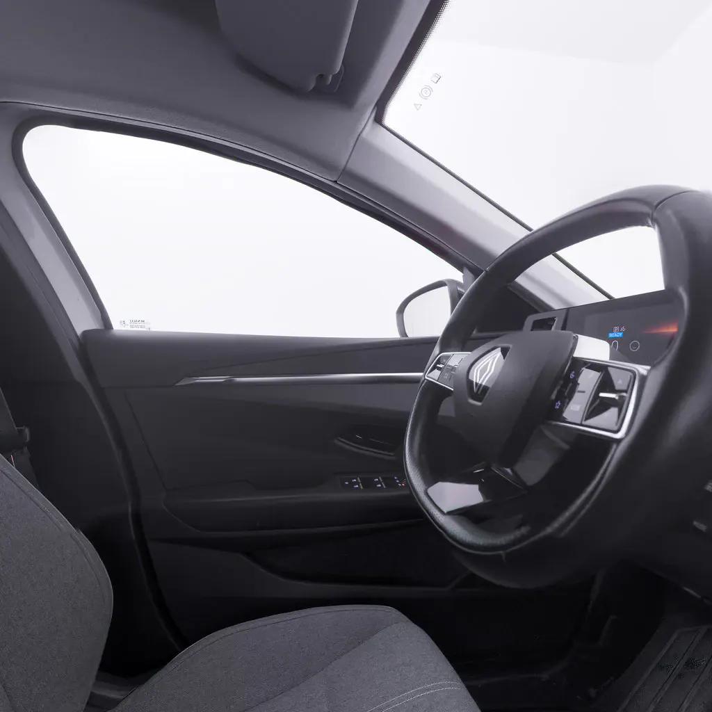 Renault Mégane E-Tech Nice vue 4 Renault Mégane E-Tech en leasing sans apport à Nice — vue 4